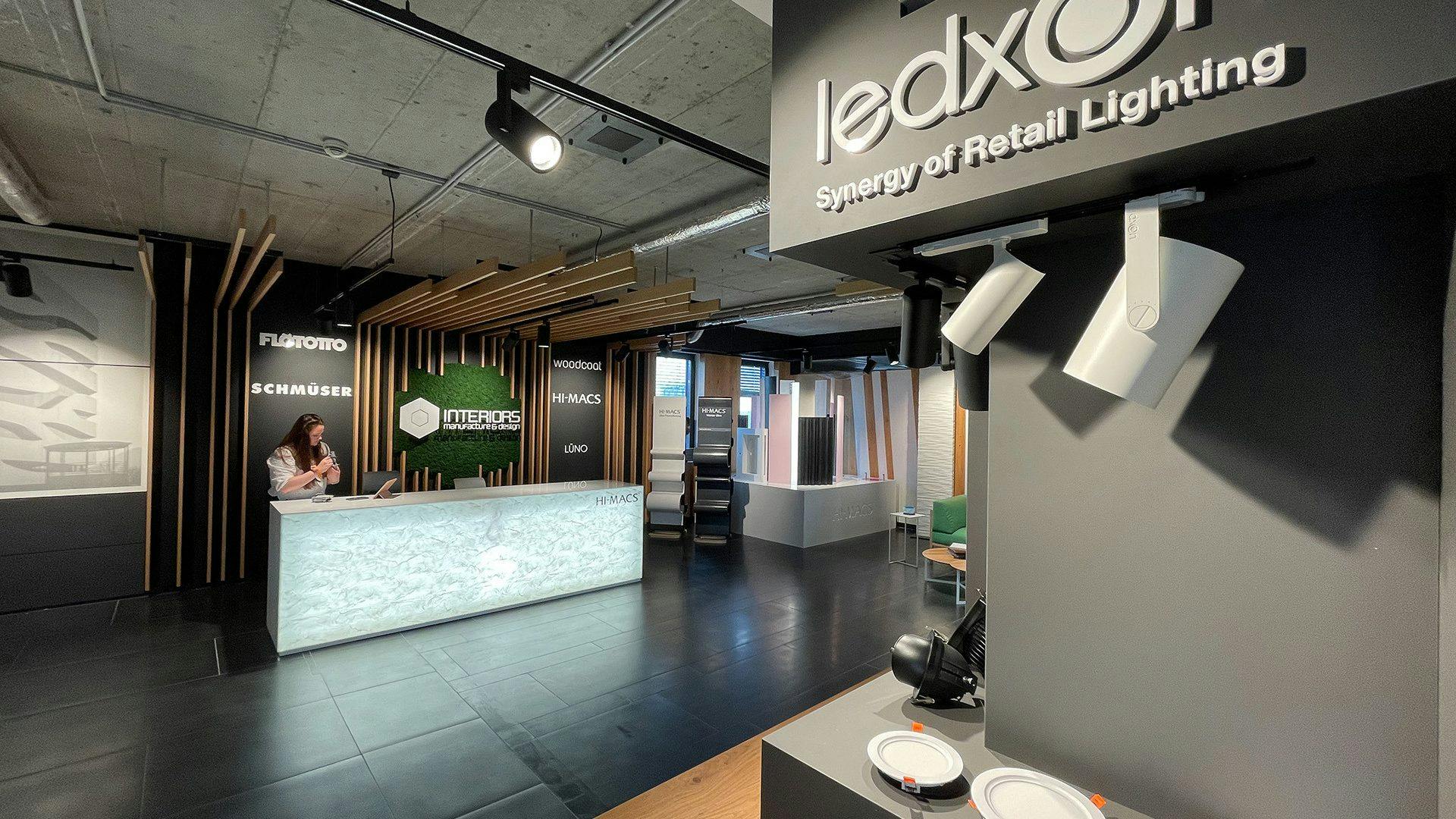 Ledxon Showroom Prag Ladenbau Beleuchtung web 03